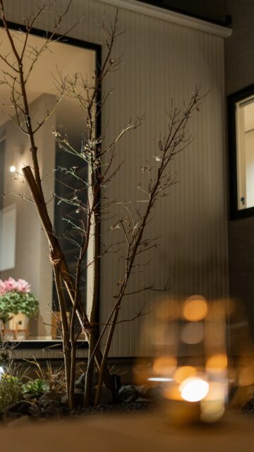 📸 夜景も建築も、もっとドラマチックに！
初心者カメラ講座

カメラマンのごうです。 このアカウントでは、
初心者カメラマンや
これからカメラマンデビューを考えている方向けに、 作品がワンランク上がる知識と
テクニックを発信しています。

🎯 発信テーマ
* おすすめのカメラ・レンズ
* 撮り方のコツ
* ガジェット・周辺機器レビュー

💡 こんなお悩みはありませんか？
* 自分にはセンスがない…
* カメラを始めたいけど何から手をつけて良いかわからない…
フォローすると、今日から夜景も建築もプロ級に見える撮影術が学べます。 投稿＆ストーリーズで毎日ヒントをお届け中！ 👉 @go.insta01tips

#カメラ初心者 #写真初心者向け #カメラマンと繋がりたい #写真好きな人と繋がりたい #写真の撮り方 #夜景写真 #夜景撮影テクニック #長時間露光 #建築写真 #建築写真の魅力 #都市景観 #光と影 #レタッチ術 #写真編集 #写真加工 #Lightroom編集 #photoediting #retouching #nightphotography #urbanphotography #sonyカメラ #ソニーミラーレス #emount #カメラのある生活 #ファインダー越しの私の世界